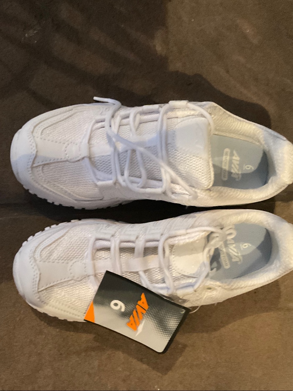 Avia white memory foam sneakers NWT, Sz 6